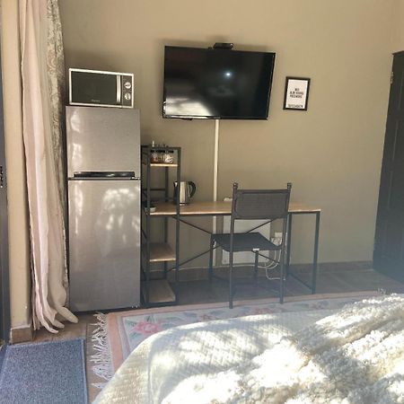Aloe Guesthouse Klerksdorp Kültér fotó